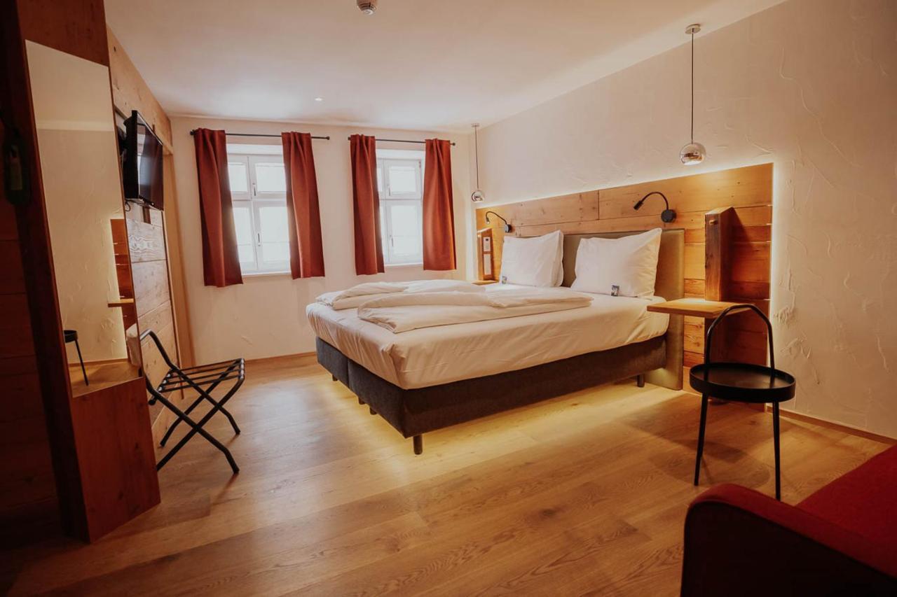 Altstadtmittehotel Sonne Дінкельсбюль Екстер'єр фото